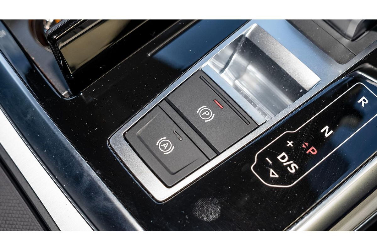2024 Audi Q8 50 TDI S line F1