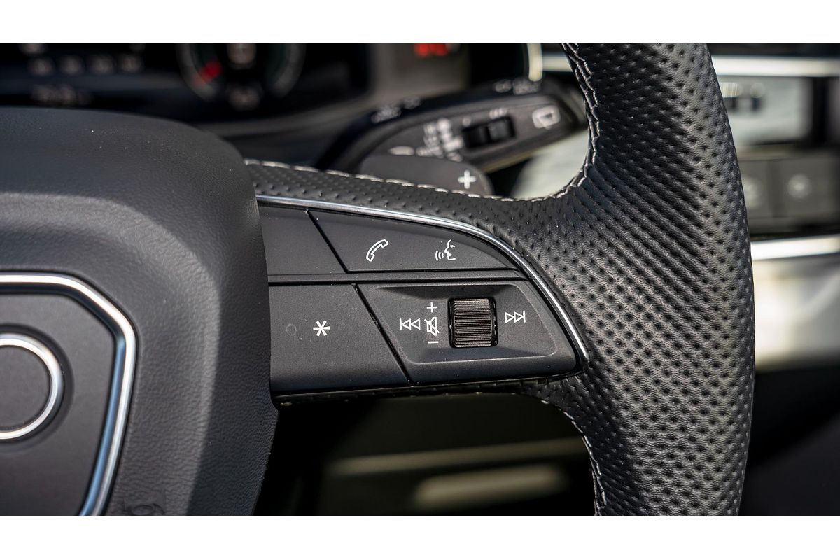 2024 Audi Q8 50 TDI S line F1