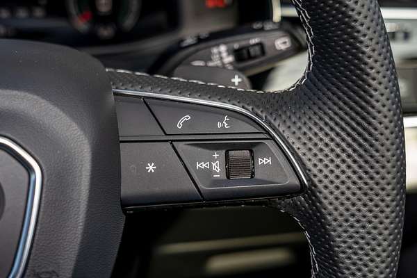2024 Audi Q8 50 TDI S line F1