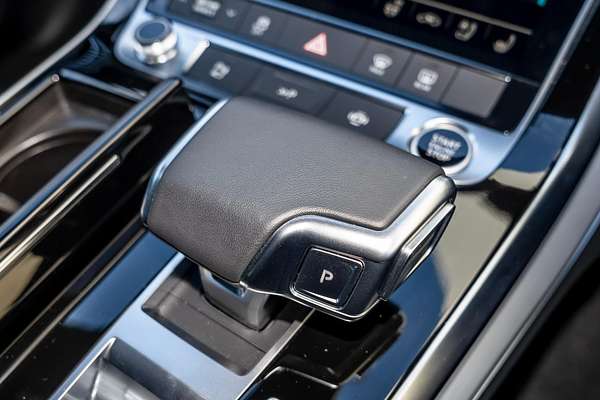 2024 Audi Q8 50 TDI S line F1
