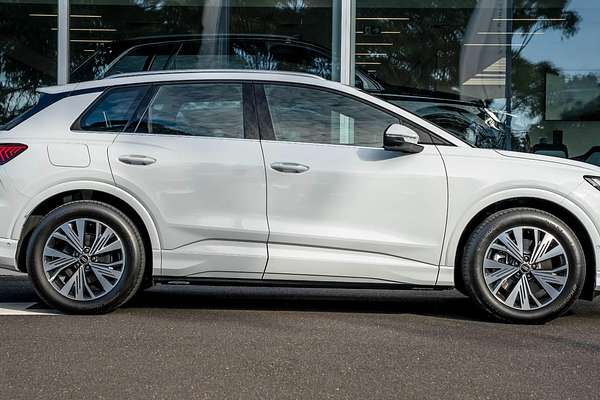 2024 Audi Q4 e-tron 45 F4