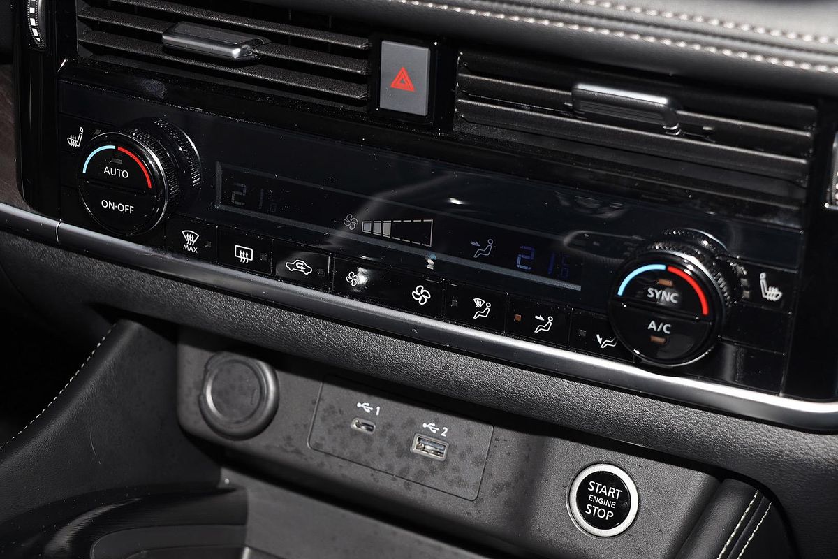 2024 Nissan X-TRAIL ST-L T33