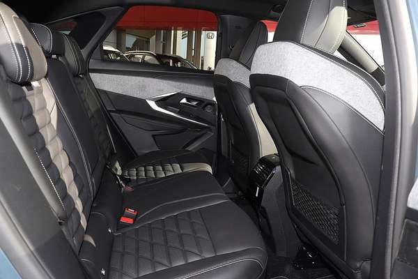 2024 Peugeot 3008 GT Premium Hybrid P64