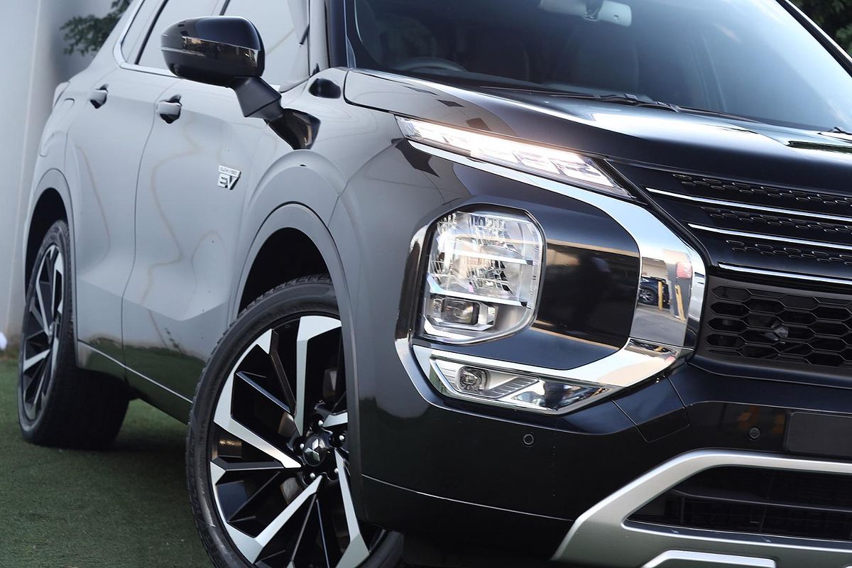2023 Mitsubishi Outlander PHEV Exceed ZM