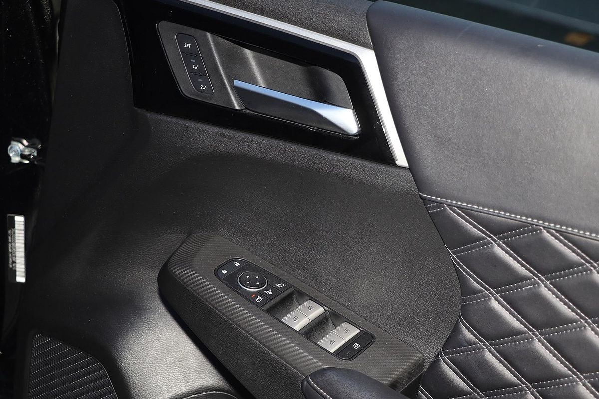 2023 Mitsubishi Outlander PHEV Exceed ZM