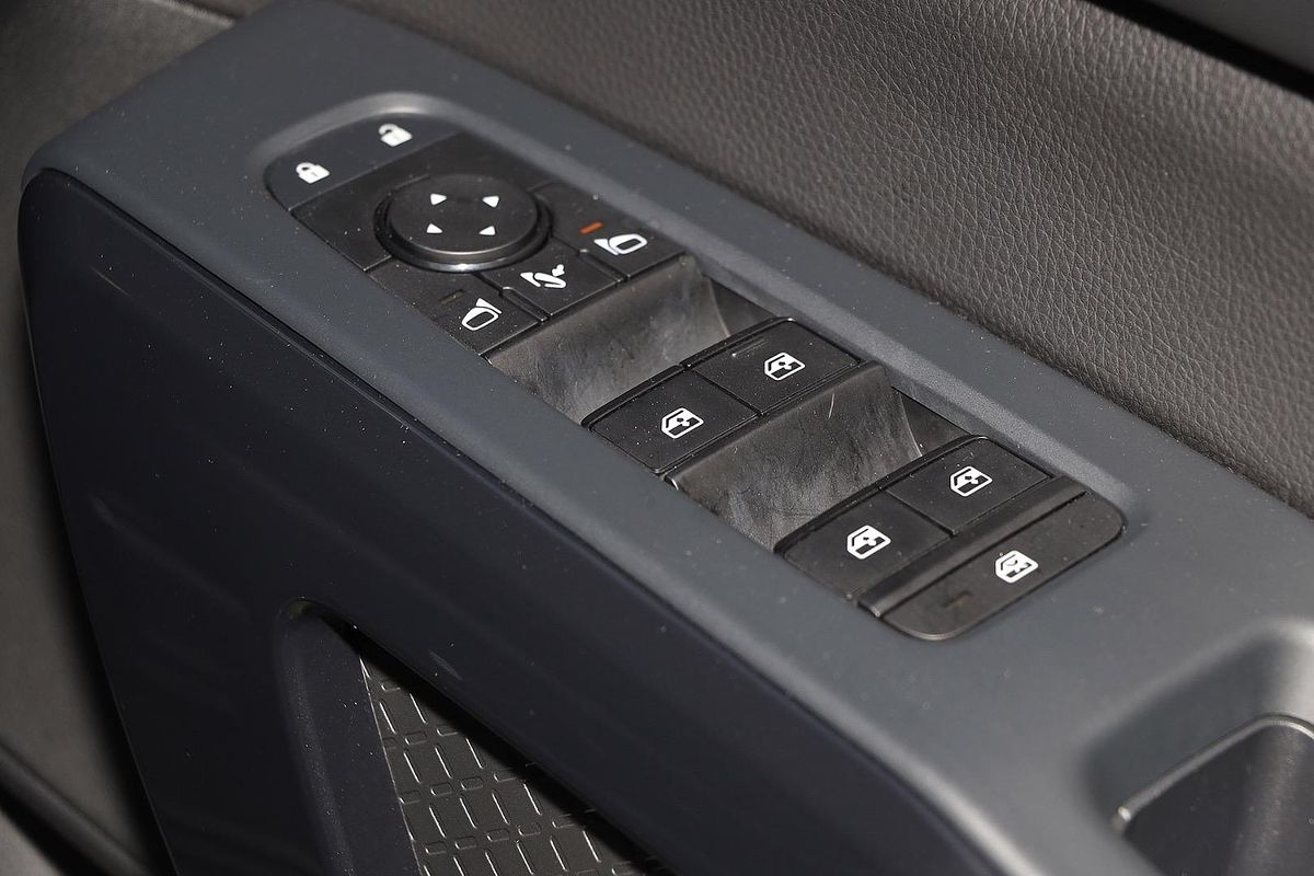 2024 Nissan Pathfinder ST-L R53