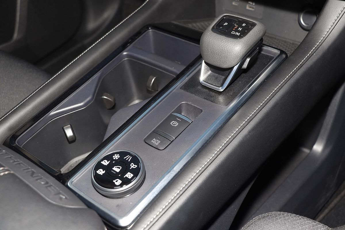 2024 Nissan Pathfinder ST-L R53
