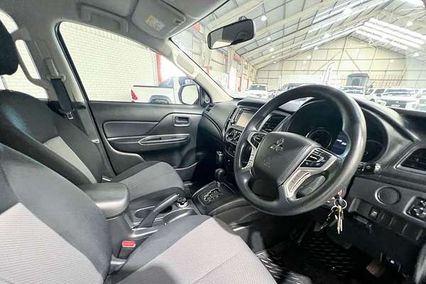 2019 Mitsubishi Triton GLX MR 4X4