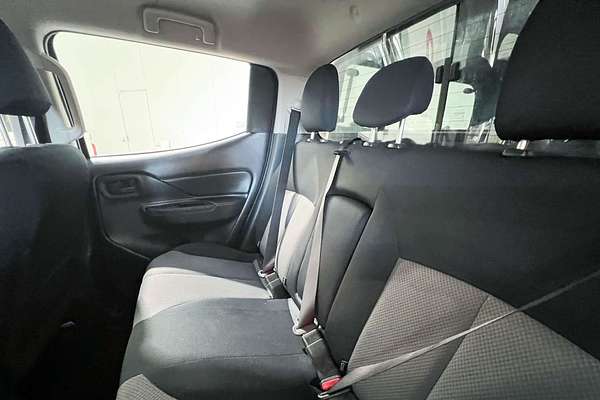 2019 Mitsubishi Triton GLX MR 4X4