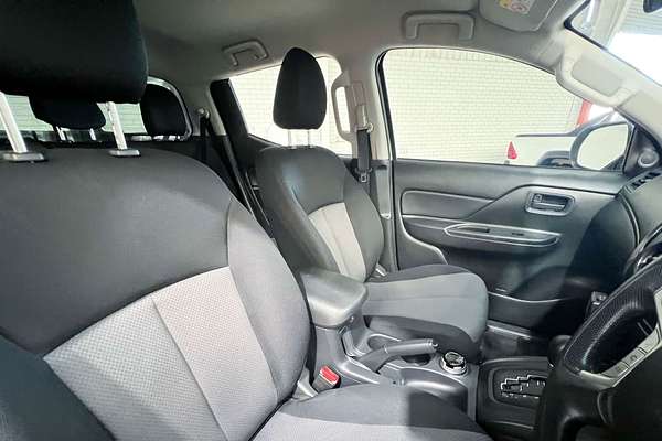 2019 Mitsubishi Triton GLX MR 4X4