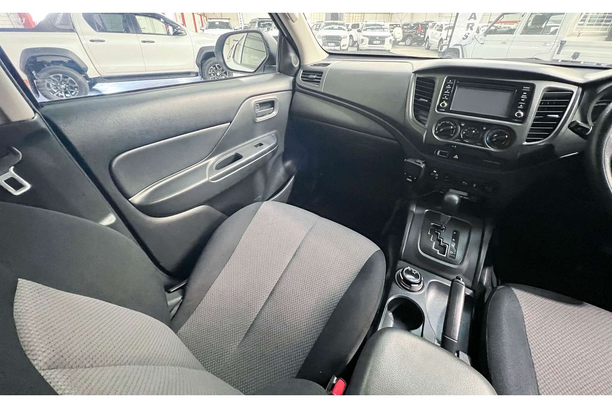 2019 Mitsubishi Triton GLX MR 4X4