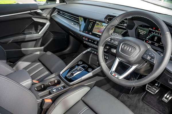 2024 Audi A3 35 TFSI S line GY
