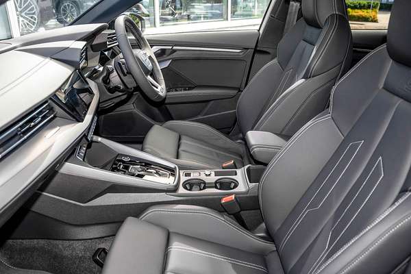 2024 Audi A3 35 TFSI S line GY