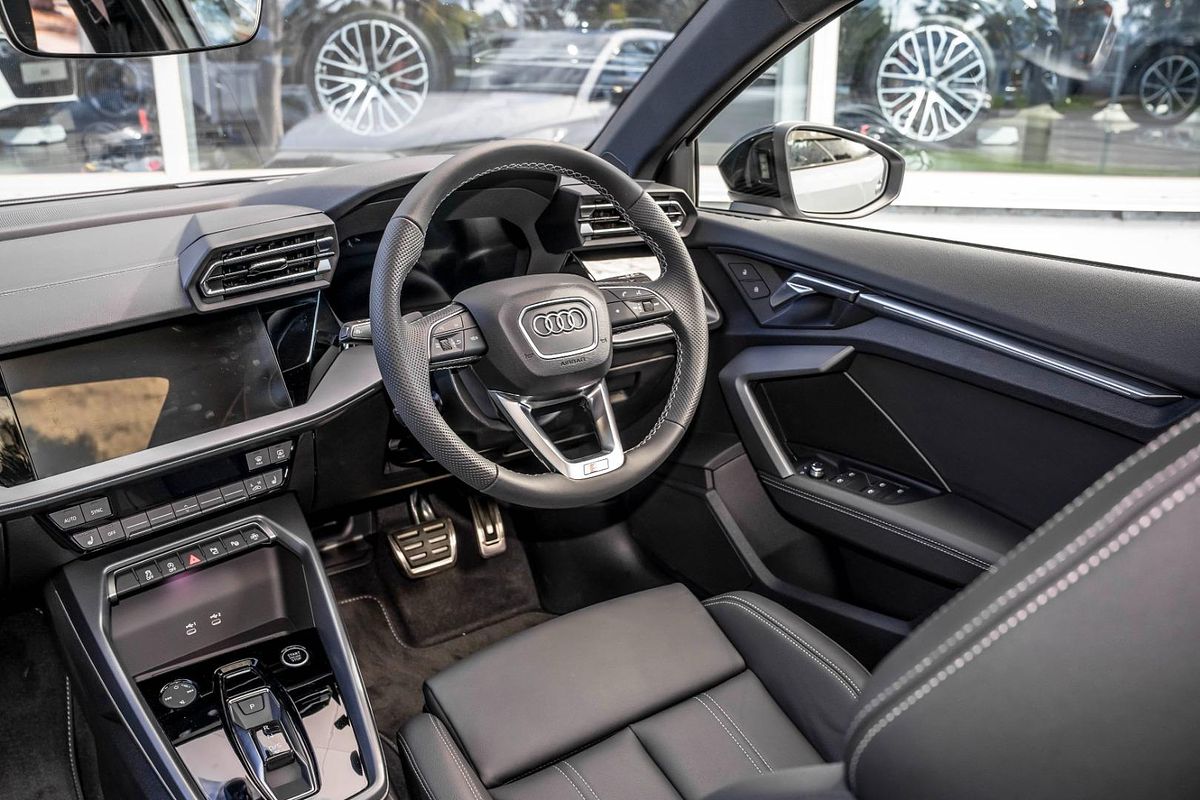 2024 Audi A3 35 TFSI S line GY