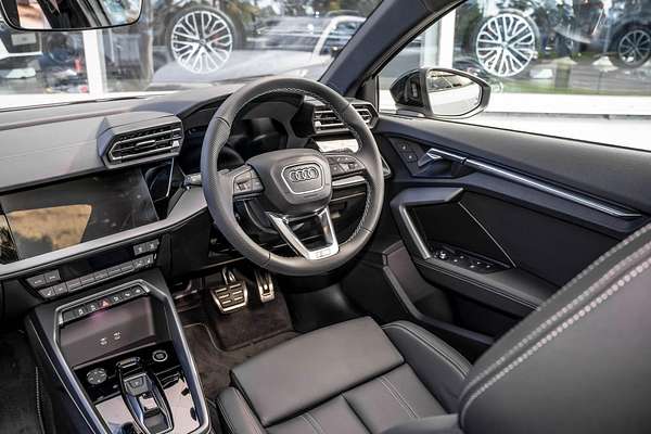 2024 Audi A3 35 TFSI S line GY