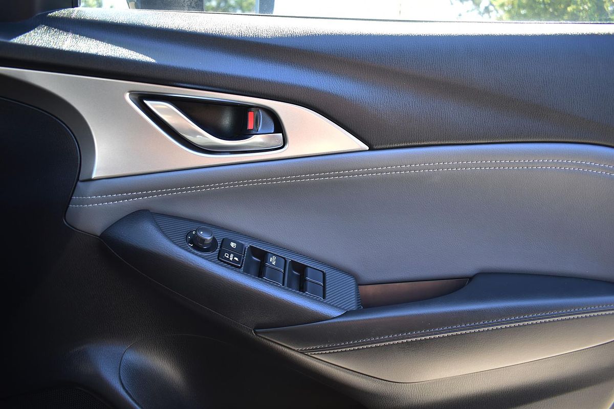 2023 Mazda CX-3 sTouring DK