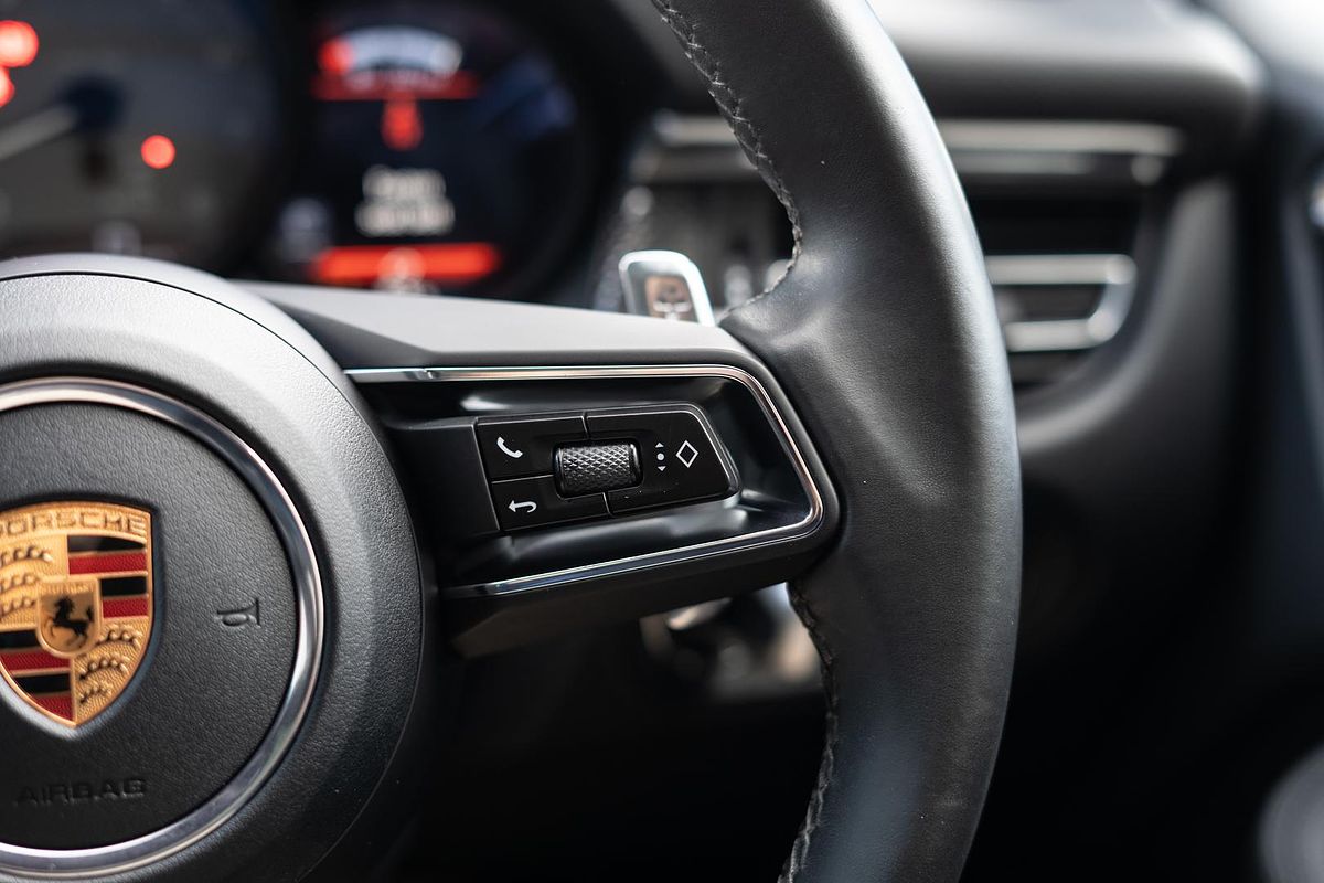 2022 Porsche Macan S 95B