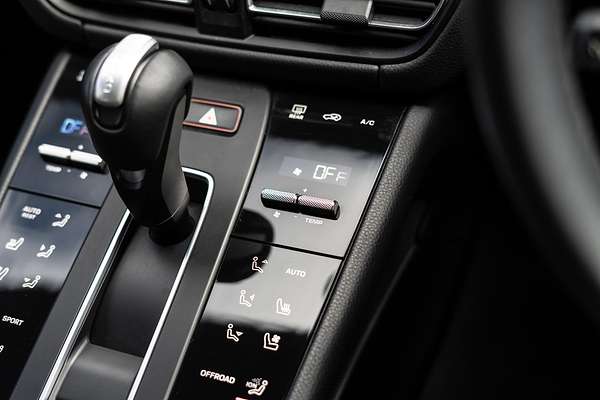 2022 Porsche Macan S 95B