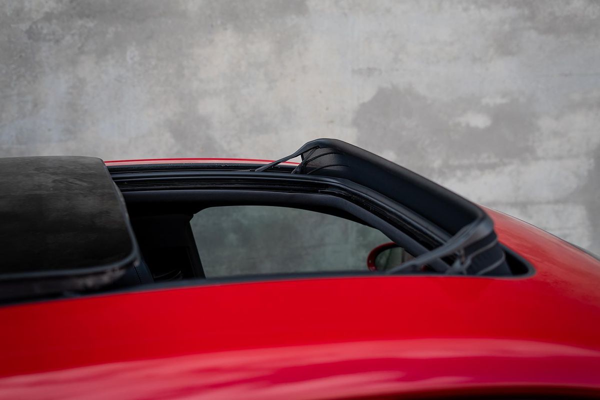 2022 Porsche Macan S 95B