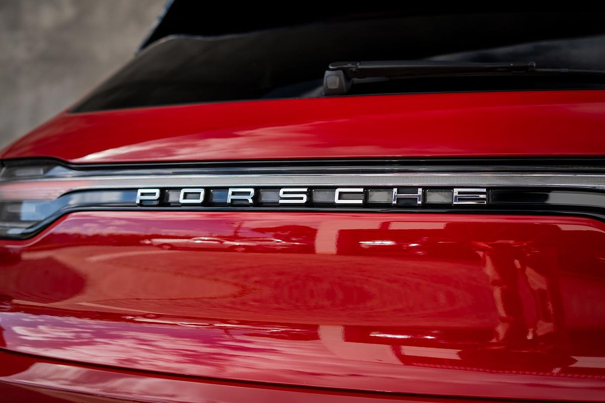 2022 Porsche Macan S 95B