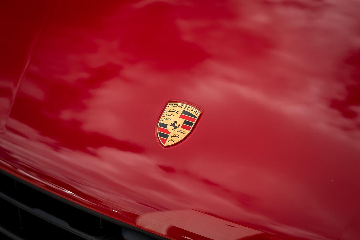 2022 Porsche Macan S 95B