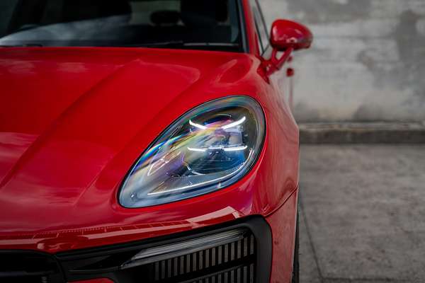 2022 Porsche Macan S 95B