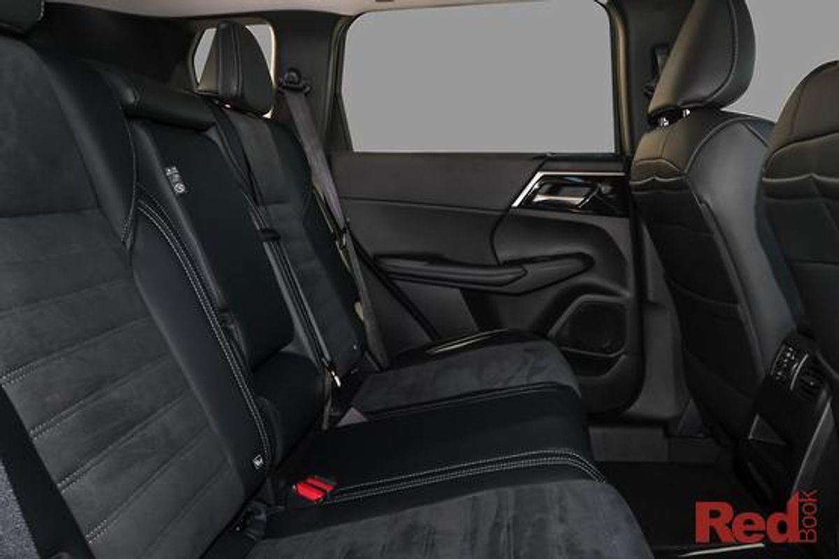 2025 Mitsubishi Outlander PHEV Aspire ZM