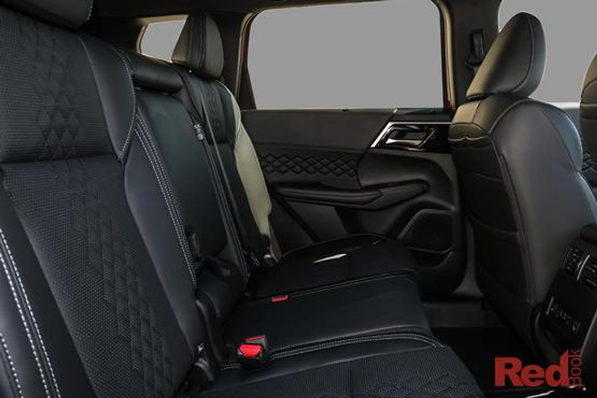 2025 Mitsubishi Outlander PHEV GSR ZM