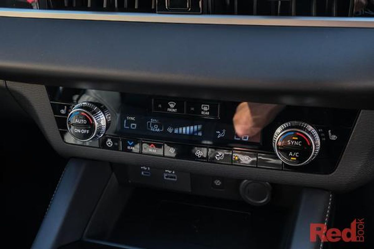 2025 Mitsubishi Outlander PHEV GSR ZM