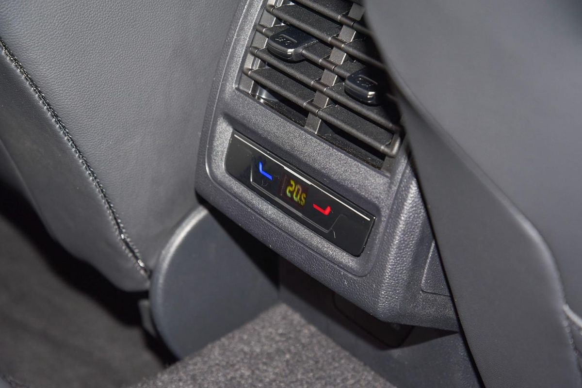 2024 Volkswagen Golf GTI 8