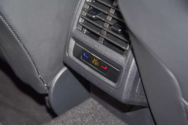 2024 Volkswagen Golf GTI 8