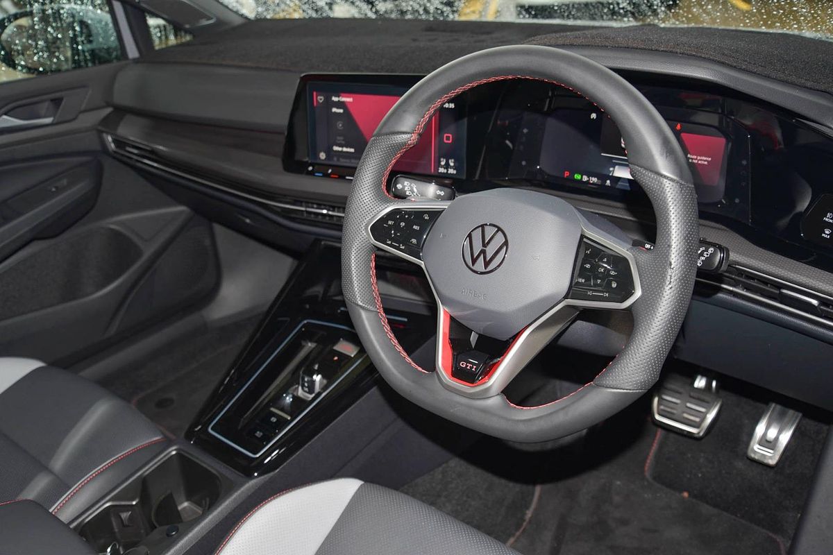 2024 Volkswagen Golf GTI 8