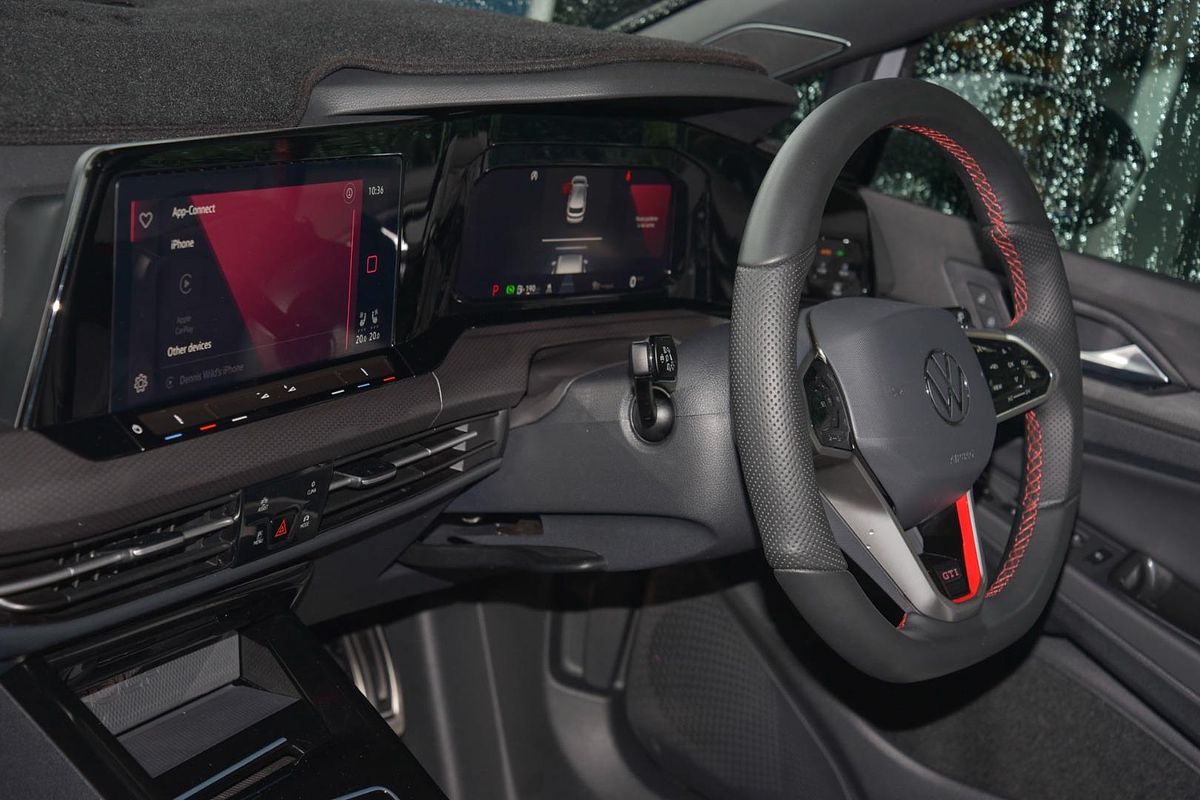 2024 Volkswagen Golf GTI 8