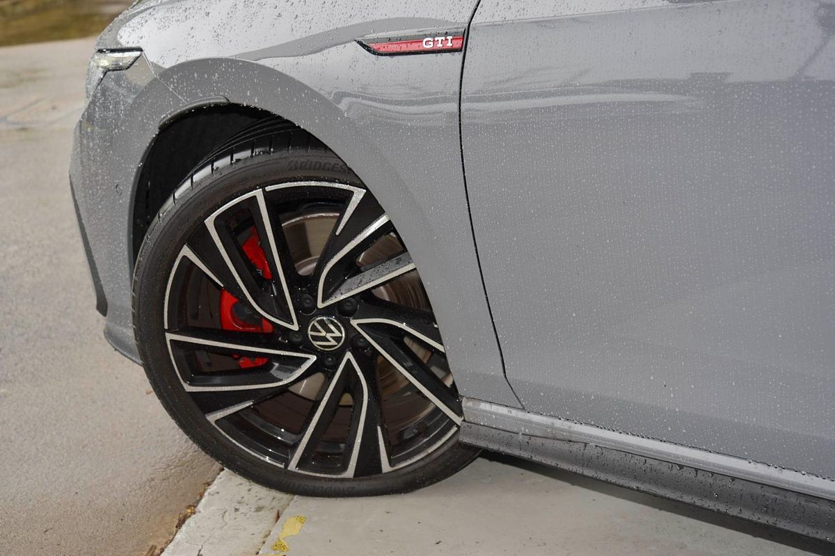2024 Volkswagen Golf GTI 8