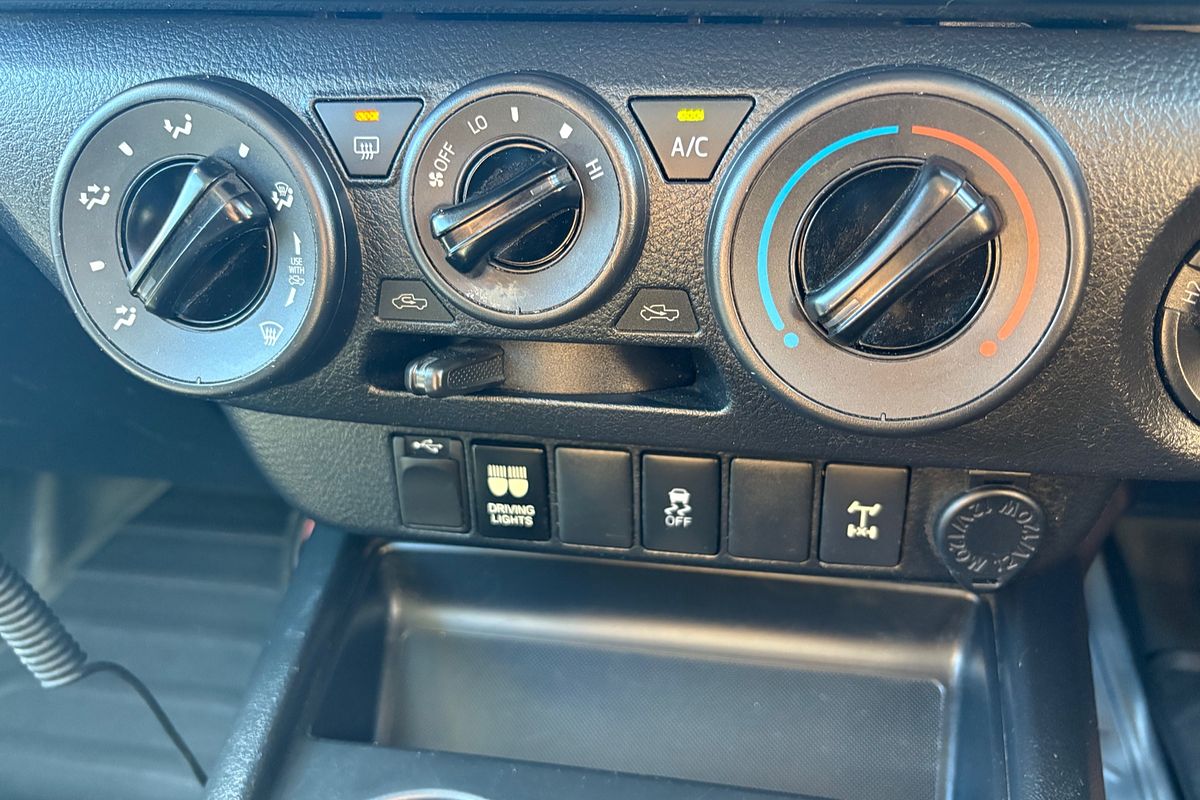 2018 Toyota Hilux SR GUN126R 4X4