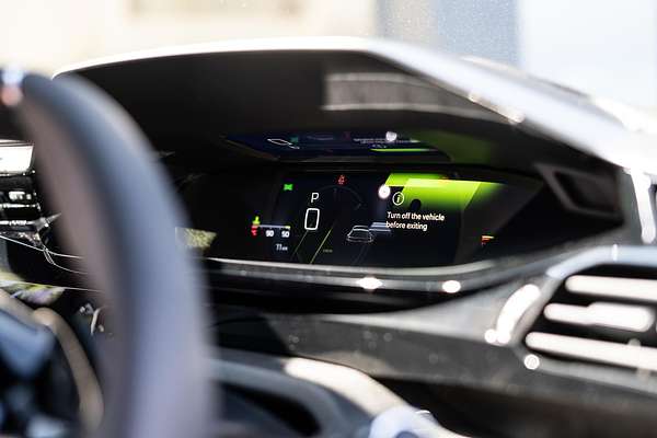 2025 Peugeot 408 GT Premium Hybrid P54
