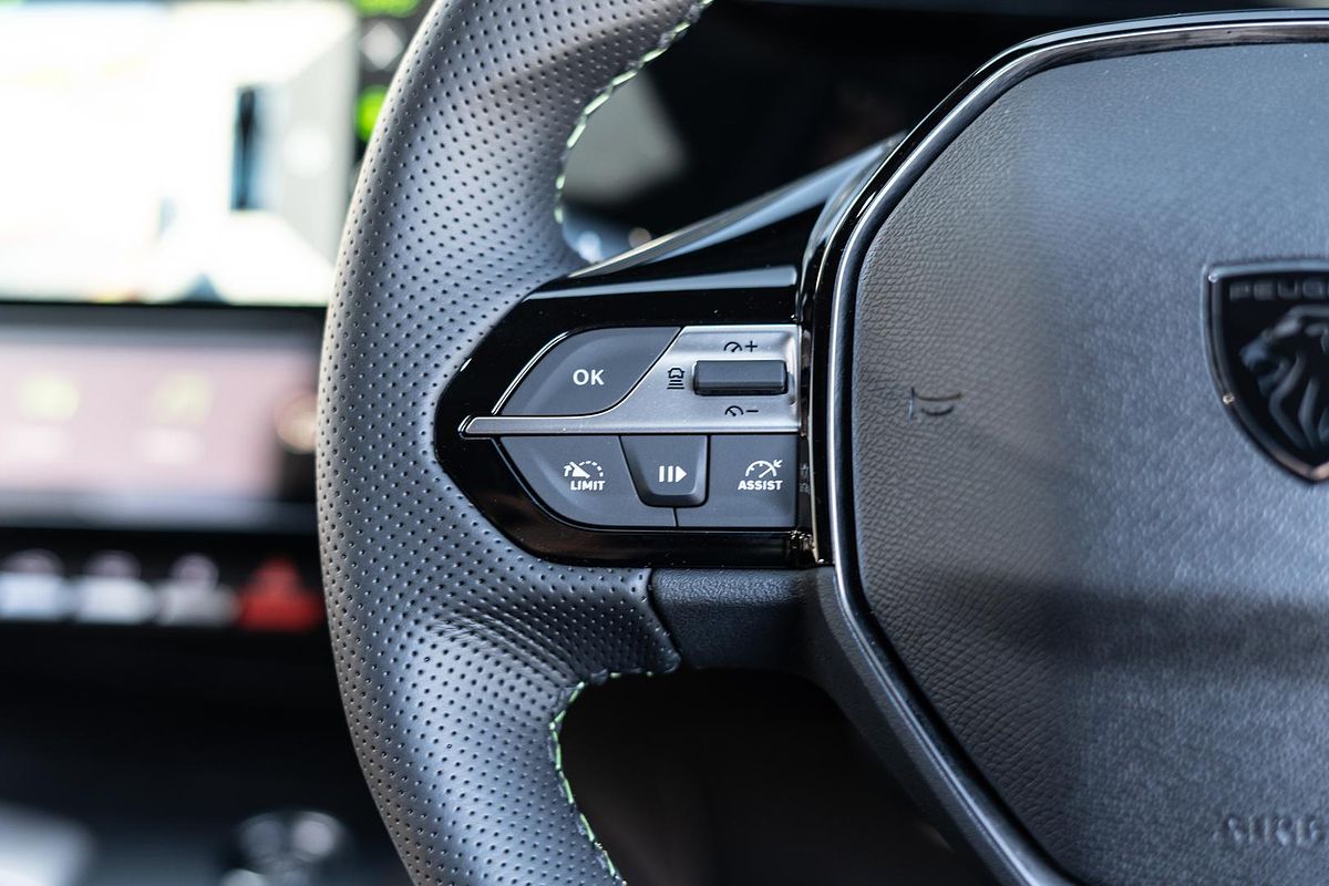 2025 Peugeot 408 GT Premium Hybrid P54