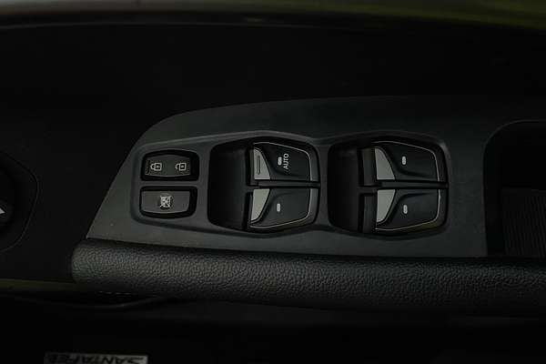 2016 Hyundai Santa Fe Active DM3 Series II