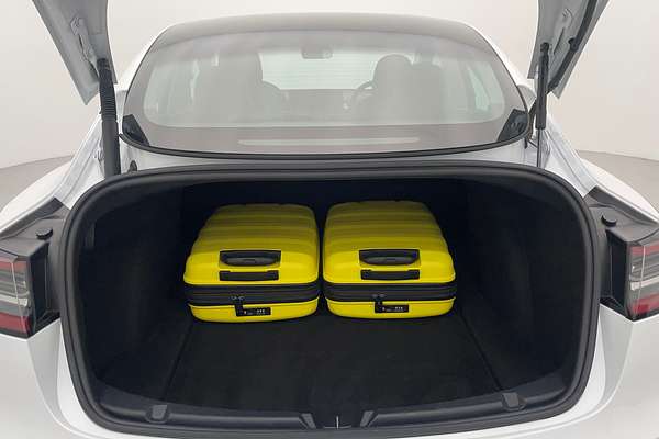 2022 Tesla Model 3 Rear-Wheel Drive
