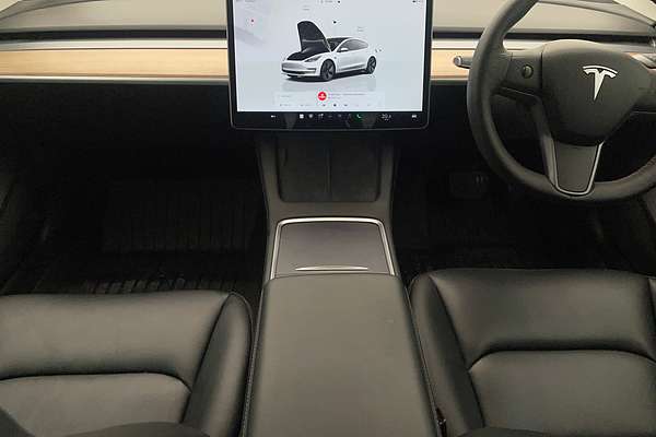 2022 Tesla Model 3 Rear-Wheel Drive