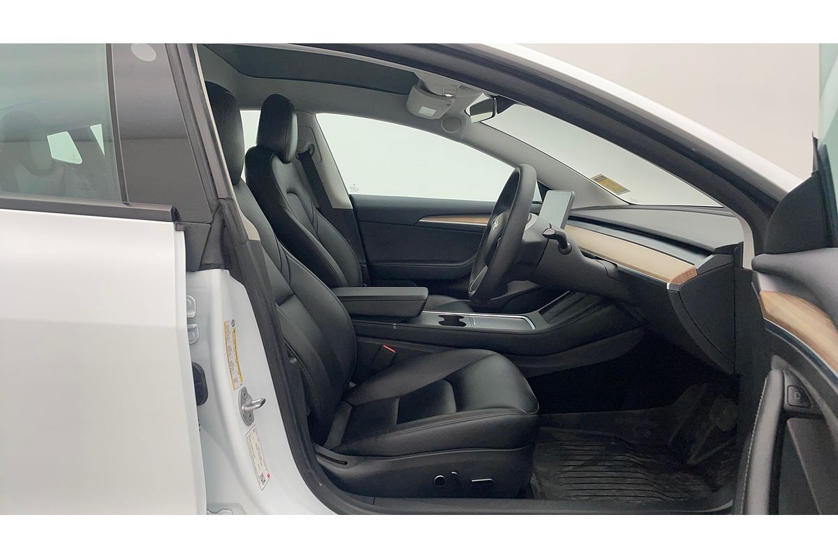 2022 Tesla Model 3 Rear-Wheel Drive