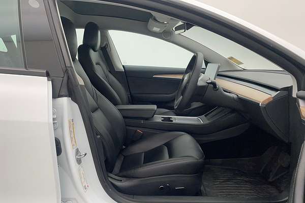 2022 Tesla Model 3 Rear-Wheel Drive