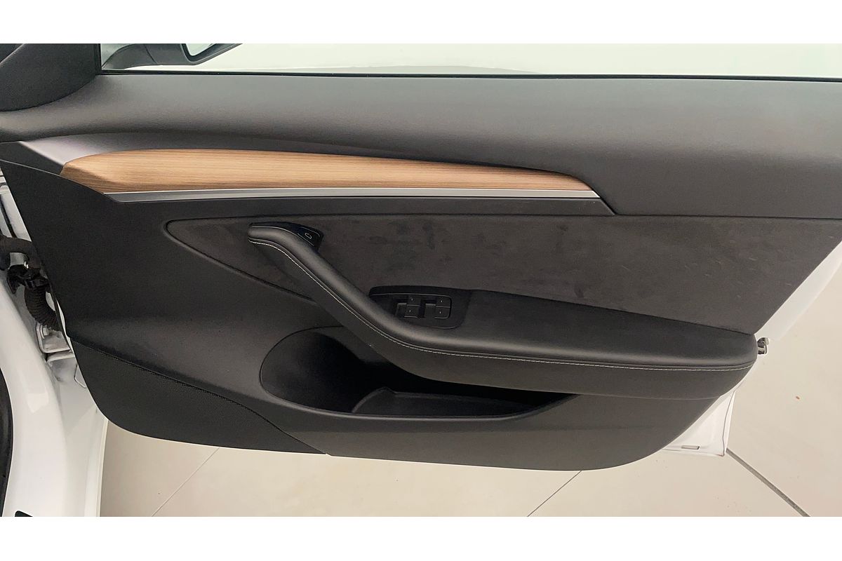 2022 Tesla Model 3 Rear-Wheel Drive
