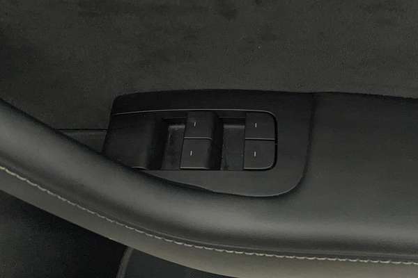 2022 Tesla Model 3 Rear-Wheel Drive