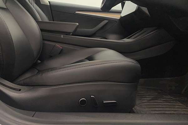 2022 Tesla Model 3 Rear-Wheel Drive