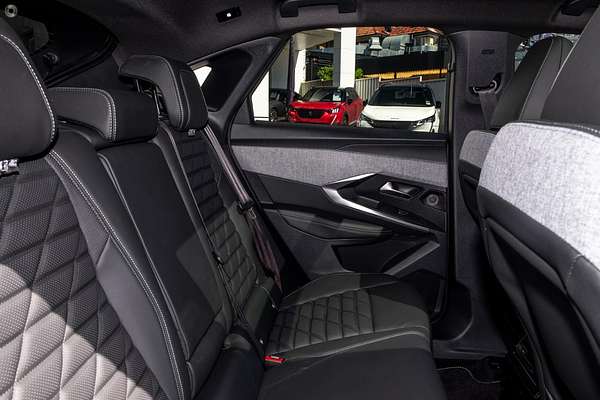 2024 Peugeot 3008 GT Premium Hybrid P64