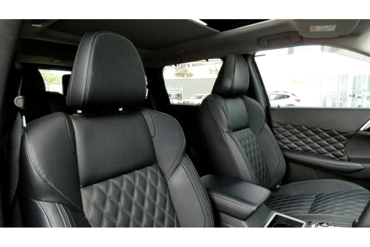 2023 Mitsubishi Outlander PHEV Exceed ZM