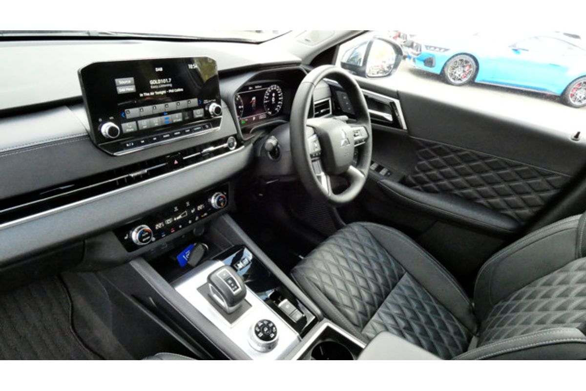 2023 Mitsubishi Outlander PHEV Exceed ZM