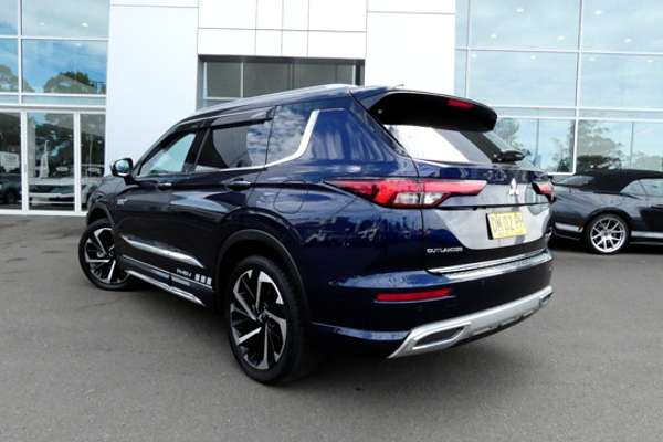 2023 Mitsubishi Outlander PHEV Exceed ZM