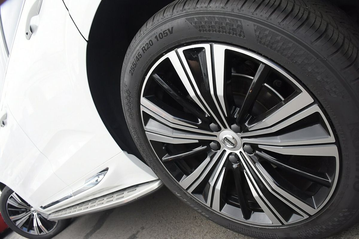 2021 Volvo XC60 B5 Inscription